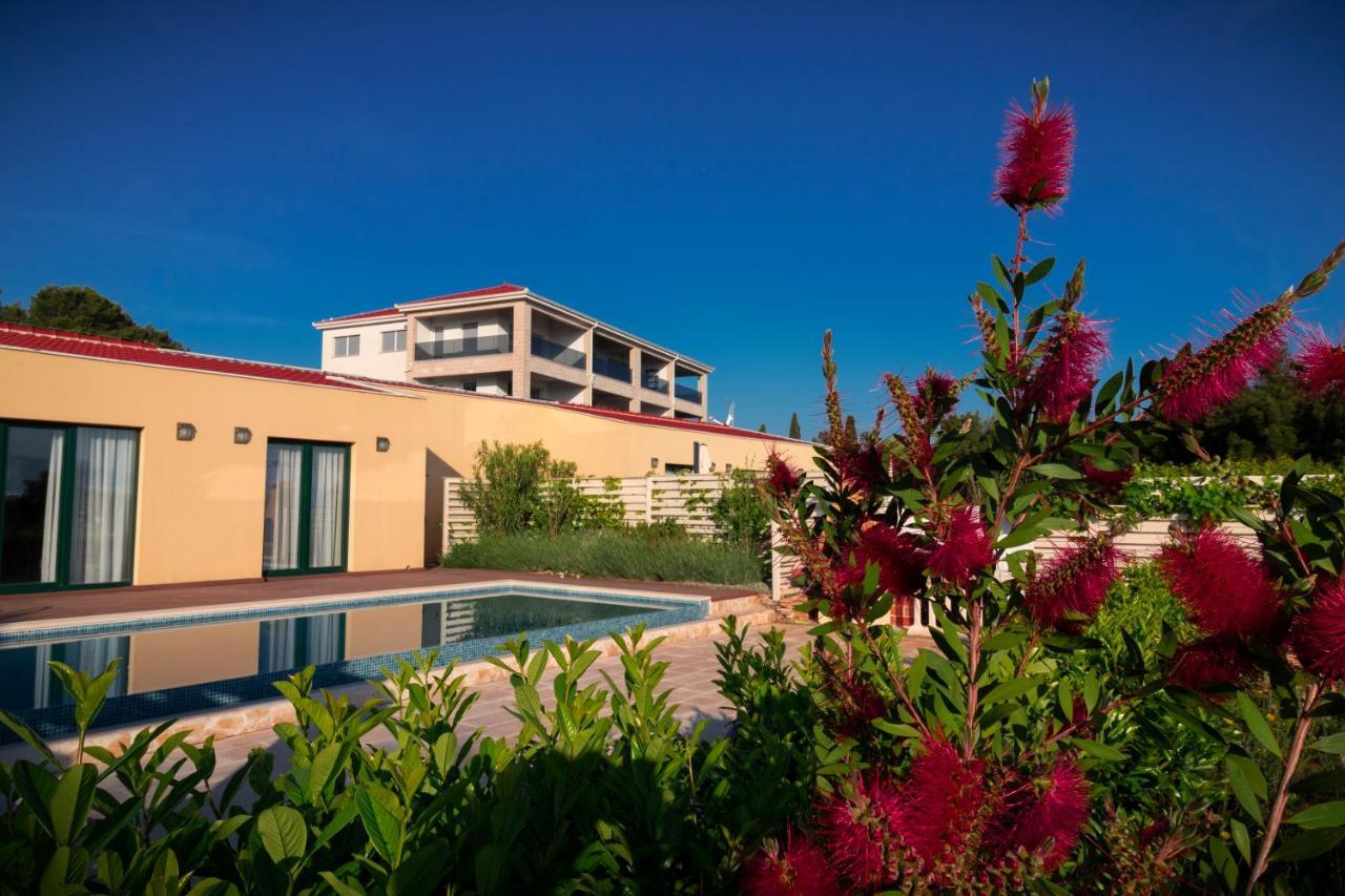 Sea Cats' Villas Sutivan Esterno foto